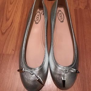 Tod’s Silver Ballet Flats